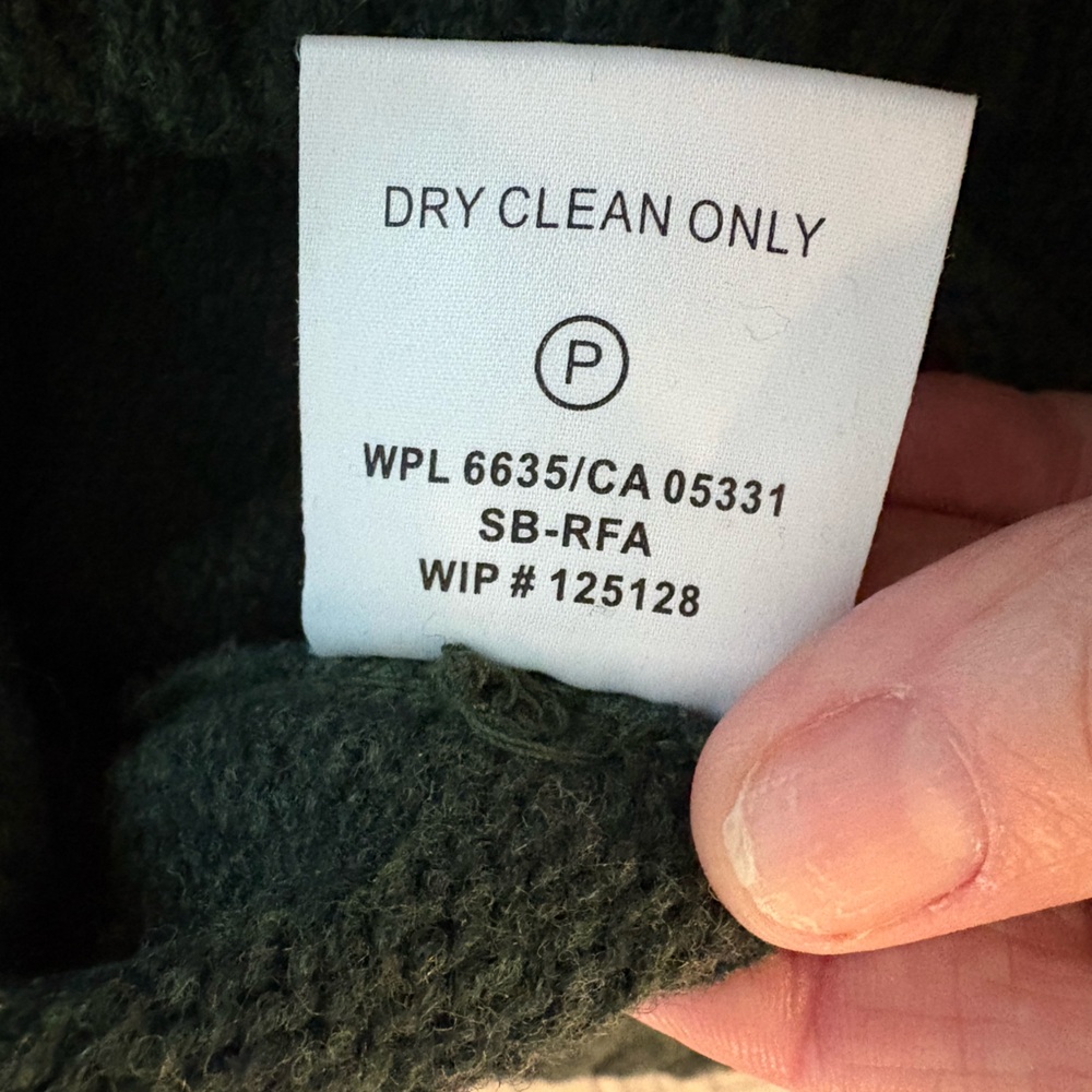 WOOLRICH Green Nordic Sweater with Red and White Accents Excellent condition - Picture 10 of 10